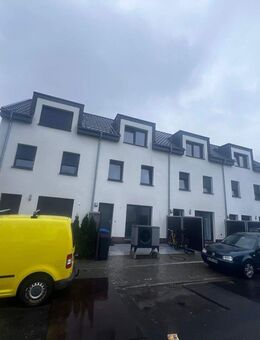 Exklusives, neuwertiges KW40 5-Zimmer-Reihenhaus in Schwalmtal - Schwalmtal (Nordrhein-Westfalen)
