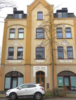 URDENBACH ALTBAU BEZUGSFREI KAMIN PARKETT GROßE KÜCHE GROßES BAD GROßER BALKON + 50 QM SPITZBODEN - Düsseldorf
