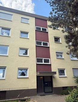 Geräumige 3 Zimmer Wohnung mit Balkon im Herzen von Bergheim - Bergheim (Nordrhein-Westfalen)