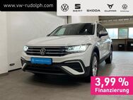 VW Tiguan, 2.0 TDI Allspace Life, Jahr 2023 - Oelsnitz (Erzgebirge)