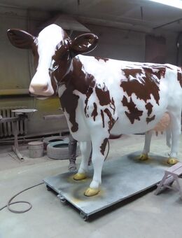 Holstein Kuh "Anna Lena", braun weiß, Kopf links schauend, 270cm, nicht belastbar, HAEIGEMO Artikelnummer: 1005 - Heidesee