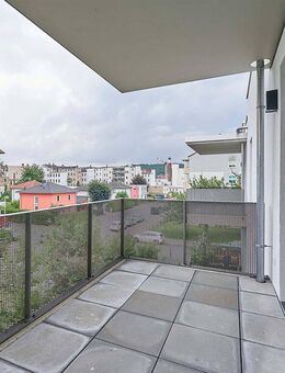 Seltene Gelegenheit nahe Klinikum | Balkon-Wohnung inkl. moderner Einbaumöbel | Aufzug & TG, Neubau - Gera