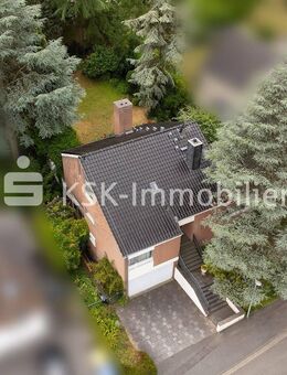 Freistehendes Einfamilienhaus mit Schwimmbad in exzellenter Wohnlage. - Brühl (Nordrhein-Westfalen)