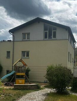 VERMIETETE EIGENTUMSWOHNUNG MIT BALKON UND TG-STELLPLATZ - Radebeul