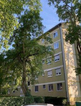 neu renovierte 1-Zimmer-Wohnung mit Wohnküche, Schlafzimmer, Bad + Balkon - Fürth