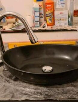 Waschbecken und Wasserhahn - Herrenberg