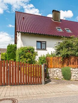 Großzügige Etagenwohnung mit Loggia u. Gartenbenutzung - Rattelsdorf (Bayern)
