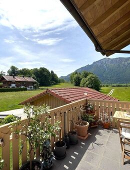 Helle, gepflegte 3-Zi.-ETW mit stillem Südwestbalkon an freier Landschaft inkl. Garage - vermietet - Unterwössen