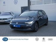 VW Golf, 1.5 TSI VIII Active AID, Jahr 2023 - Rostock