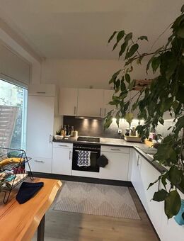 Neu ausgebaute 2-Zimmer-Erdgeschoss-Wohnung mit Terrasse und Gartenanteil - Nürnberg