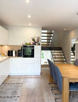 Eigentumswohnung im Haus-Charakter in Split-Level-Bauweise (KfW40-Standard) in Ratingen-Tiefenbroich - Ratingen