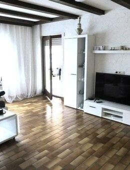 Charmantes Mehrfamilienhaus mit drei attraktiven Wohneinheiten in Solms. - Solms