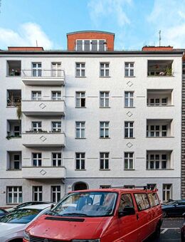 2 Zimmer mit *Balkon*: Gründerzeit-Wohnung im beliebten Friedrichshain - nahe Volkspark! - Berlin