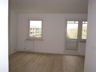 Sonntags-Besichtigung: sanierte großzügige 2-Zimmer-Whg mit Balkon und Einbauküche in Beelitz! - Beelitz