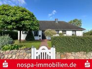 Gepflegtes Einfamilienhaus mit geschlossener Terrasse, Garage, Gartenhaus und vielen Extras - Ostenfeld (Husum)