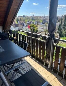 Sonnige 3 Zimmer DG-Wohnung, ruhige Lage, Süd/West-Balkon, 2 PkW-Stpl. - Weil (Schönbuch)