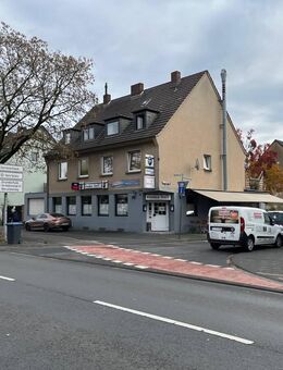 Köln - Höhenhaus: Wohn- & Geschäftshaus, 5 Garagen & Grundstückspotenzial - Köln