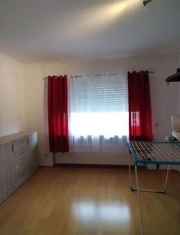 Charmantes Einfamilienhaus mit Gewerbehalle - perfekt für harmonisches Wohnen und Arbeiten! - Daxweiler