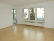 Schöne, lichtdurchflutete Whg. (3ZKB) mit Balkon/Wintergarten, Einbauküche + Garage, in guter Lage - Burglengenfeld