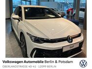 VW Golf, 1.5 l R-Line eTSI, Jahr 2022 - Berlin