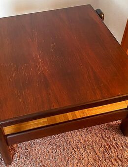 Massivholz Tisch - stabil und gepflegt - Eime