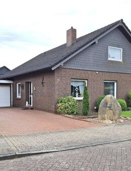 Solide und Beharglich: 4-Zimmer-Bungalow mit Wintergarten in ruhiger Lage - Brake (Unterweser)