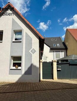 Stylisch wohnen, smart nutzen: Modernisiertes Einfamilienhaus mit multifunktionaler Scheune - Kemmern