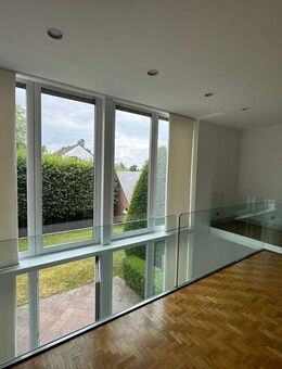 Charmante Galerie-Wohnung mit Terrasse - Oberursel (Taunus)