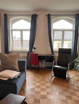 *Wohnen am Bebelplatz in dieser schönen 2,5 ZKB Altbauwohnung* - Kassel