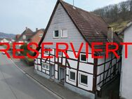 !RESERVIERT! Dreifamilienhaus mit solider Rendite in Beverungen-Herstelle - Beverungen