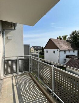 Helles Dachgeschossapartment mit Balkon in Mammendorf - Mammendorf