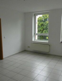 Sofort beziehbare 3-Zimmer-Wohnung mit Gartennutzung in ruhiger Lage am ehemaligen Landesgartenschaugelände. - Reichenbach (Vogtland)