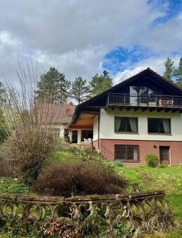Kapellenberg-Anwesen - Waldrandlage, großes Entwicklungspotenzial - Grafenau (Baden-Württemberg)
