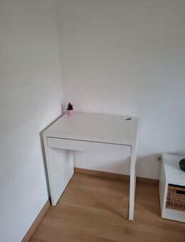 Schreib-/ Schminktisch - klein (IKEA: Micke) - Reichenau