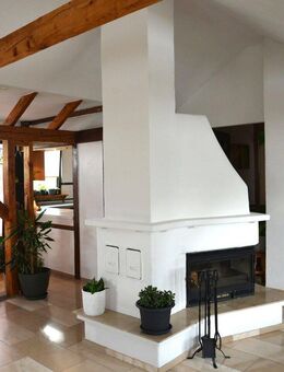 Lichtdurchflutete Dachgeschosswohnung mit Kamin und 2 Balkonen - bezugsfrei - Köln