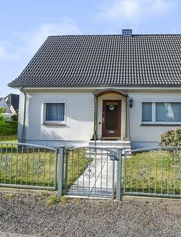 Charmantes Einfamilienhaus mit Potenzial in idyllischer Feldrandlage von Zarpen! - Zarpen