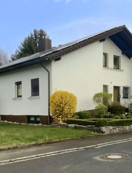 Großzügiges Einfamilienhaus mit idyllischen Garten in Konnersreuth - Konnersreuth