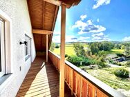 Hell & gepflegt! Neu renovierte 4-Zi-DG mit Küche, Garage und großem Balkon in ruhiger Lage - Bad Griesbach (Rottal)