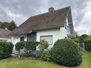 Frisch Renoviertes Einfamilienhaus mit Wunderschönem Grundstück - Köln