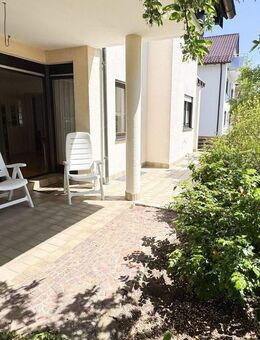 LICHTDURCHFLUTETE 3-ZIMMER-EIGENTUMSWOHNUNG MIT TERRASSE, GARTEN UND EINZELGARAGE - Ettlingen