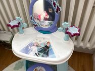Anna und Elsa spiele Schminktisch - Berlin Neukölln