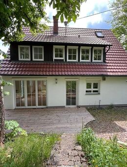 PROVISIONSFREI- Gemütliches, renoviertes Einfamilienhaus mit Garten & Doppelgarage - Tuttlingen