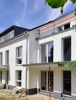 Viel Raum zum Wohlfühlen = Neubau-Eigentumswohnung im 1.OG mit Süd-Balkon und Aufzug - Dortmund