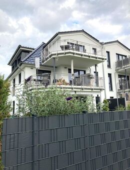 Moderne Dachgeschoss-Wohnung mit großem Balkon und Traumblick! - Hattersheim (Main)
