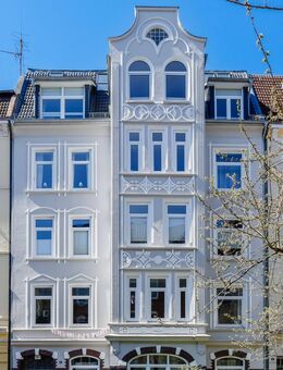 Stilvolle große Wohnung - 4-Zi. mit Balkon - hoch über dem Schrevenpark - in prächtigem Altbau - Kiel