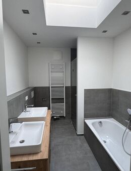 Großzügige, lichtdurchflutete 3-Zimmer-Citywhg. m. 2 Balkonen (Penthouse) in sonniger, ruhiger Lage - Kaiserslautern