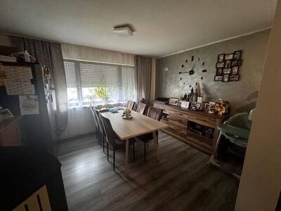 Gepflegtes Zweifamilienhaus mit Terrasse und Garage in Fichtenau