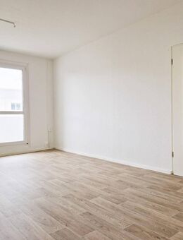 Schon entdeckt? - Moderne 4-Raum-Wohnung mit Balkon in Klingenberg - Klingenberg