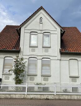 Zweifamilienhaus mit schönem Grundstück, Doppelgarage - Ilsede
