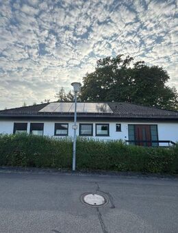 Energetisch sanierter Winkelbungalow in familienfreundlicher Wohnlage von Vettelschoß - Vettelschoß